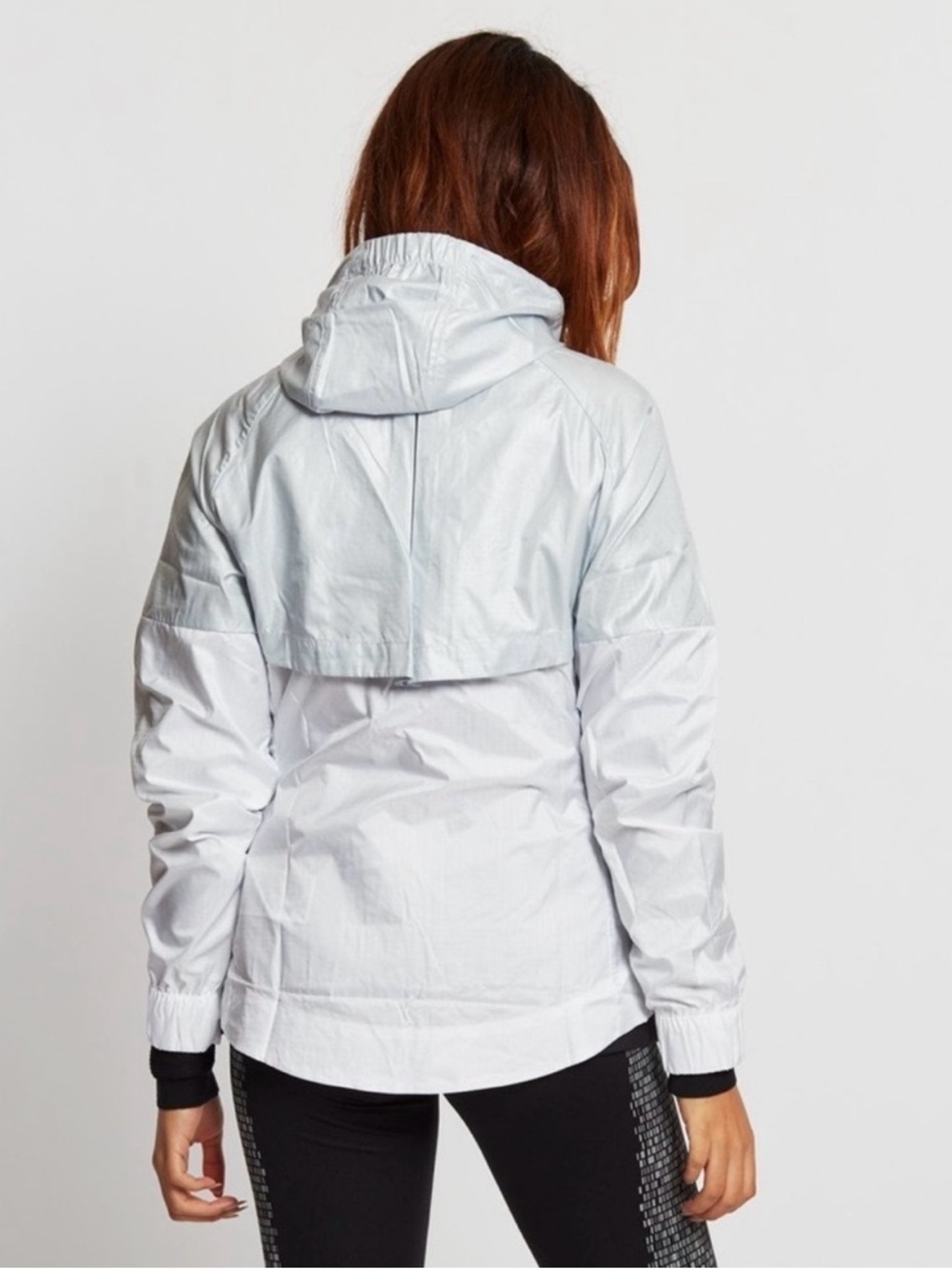 Nike Sportswear Windrunner Woman’s Jacket in White & Silver. Size - Large - Picture 3 of 12